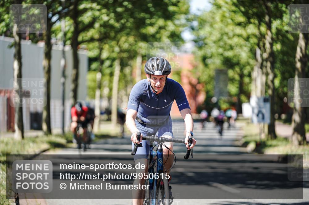 09.08.2026 - GEWOBA Citytriathlon Bremen Michael Burmester http://msf.ph/oto/9950615 09.08.2026 13:13:40 Radfahren 568, 759, 763, 871, 1156 meine-sportfotos.de