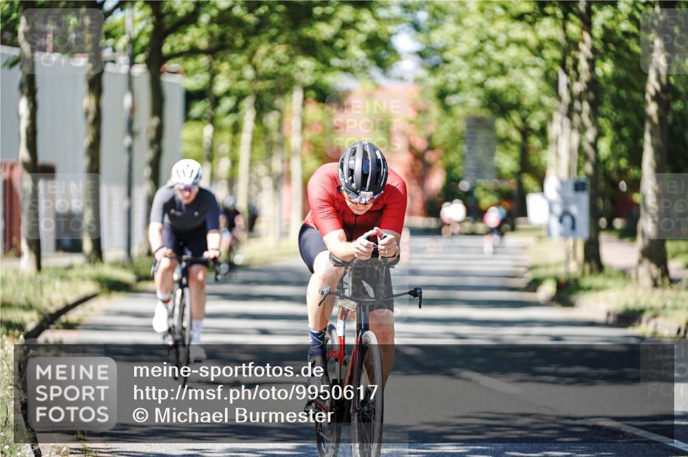09.08.2026 - GEWOBA Citytriathlon Bremen Michael Burmester http://msf.ph/oto/9950617 09.08.2026 13:13:43 Radfahren 568, 759, 763, 840, 871, 1156 meine-sportfotos.de