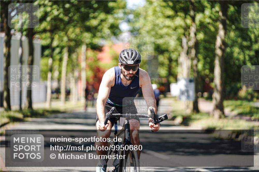 09.08.2026 - GEWOBA Citytriathlon Bremen Michael Burmester http://msf.ph/oto/9950680 09.08.2026 13:15:17 Radfahren 565, 762, 834, 918, 948, 1113, 1126, 1136 meine-sportfotos.de