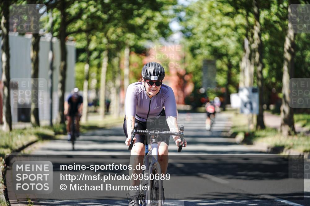 09.08.2026 - GEWOBA Citytriathlon Bremen Michael Burmester http://msf.ph/oto/9950689 09.08.2026 13:15:28 Radfahren 673, 727, 834, 844, 918, 1113 meine-sportfotos.de