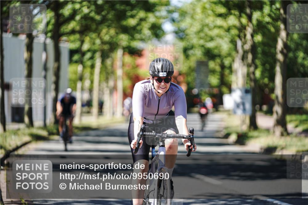09.08.2026 - GEWOBA Citytriathlon Bremen Michael Burmester http://msf.ph/oto/9950690 09.08.2026 13:15:28 Radfahren 673, 727, 834, 844, 918, 1113 meine-sportfotos.de