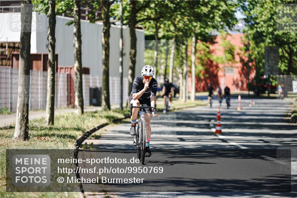 09.08.2026 - GEWOBA Citytriathlon Bremen Michael Burmester http://msf.ph/oto/9950769 09.08.2026 13:17:47 Radfahren 625, 796, 930, 968, 1003, 1132, 1154 meine-sportfotos.de