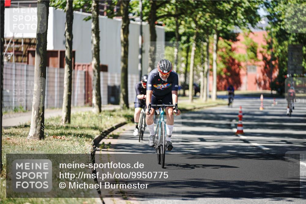 09.08.2026 - GEWOBA Citytriathlon Bremen Michael Burmester http://msf.ph/oto/9950775 09.08.2026 13:17:54 Radfahren 625, 796, 876, 968, 1003, 1154 meine-sportfotos.de