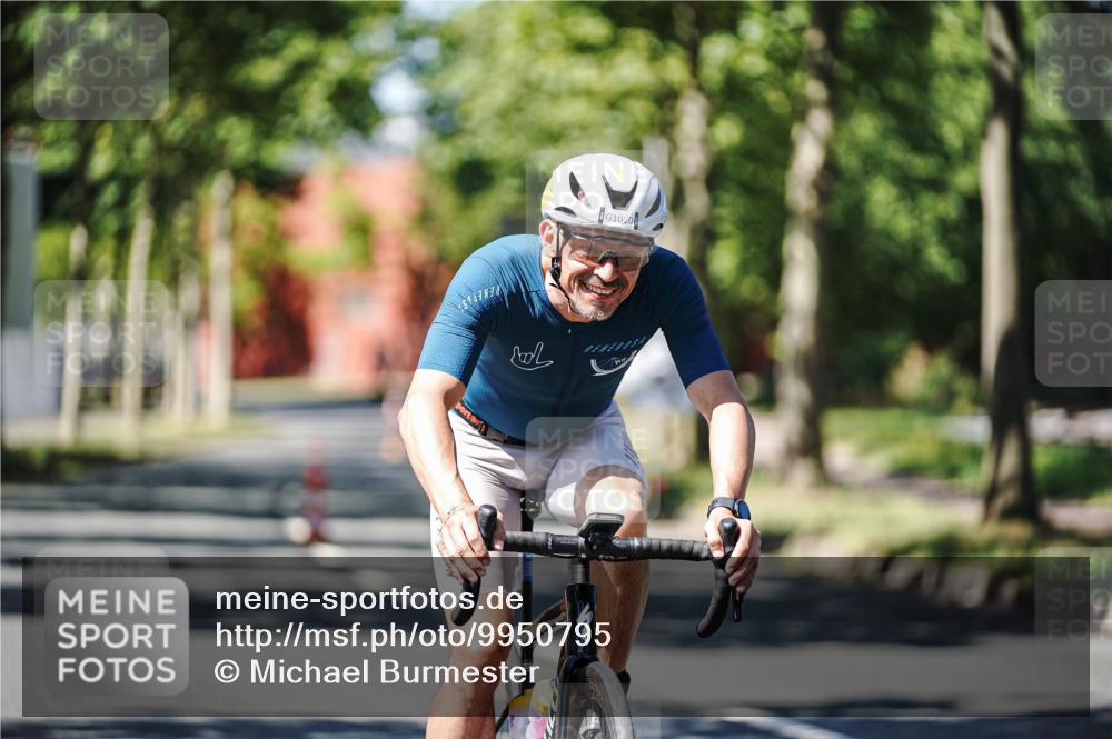 09.08.2026 - GEWOBA Citytriathlon Bremen Michael Burmester http://msf.ph/oto/9950795 09.08.2026 13:18:18 Radfahren 627, 798, 989, 1010 meine-sportfotos.de