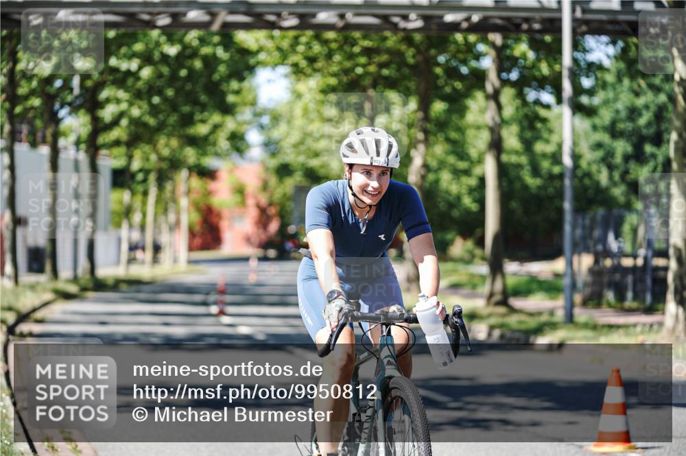 09.08.2026 - GEWOBA Citytriathlon Bremen Michael Burmester http://msf.ph/oto/9950812 09.08.2026 13:19:09 Radfahren 626, 753, 797, 870, 915, 1123 meine-sportfotos.de
