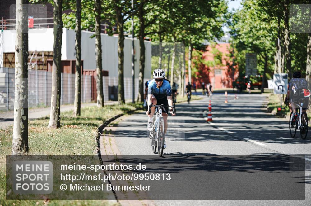 09.08.2026 - GEWOBA Citytriathlon Bremen Michael Burmester http://msf.ph/oto/9950813 09.08.2026 13:19:30 Radfahren 693, 813, 944 meine-sportfotos.de