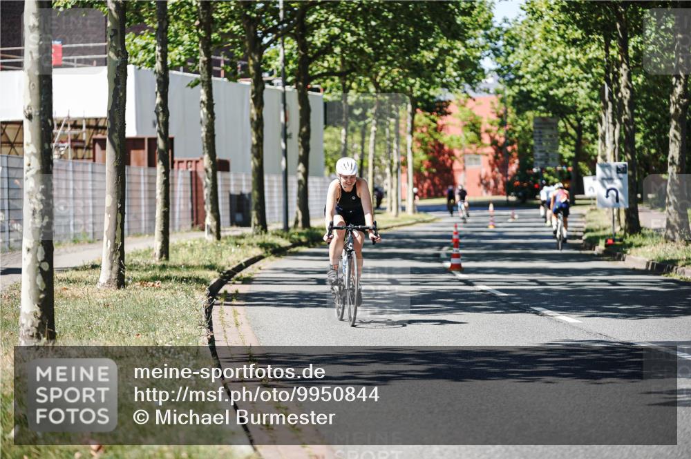 09.08.2026 - GEWOBA Citytriathlon Bremen Michael Burmester http://msf.ph/oto/9950844 09.08.2026 13:20:05 Radfahren 656, 817, 859, 923, 940 meine-sportfotos.de