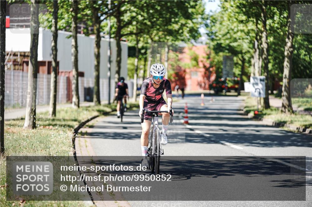 09.08.2026 - GEWOBA Citytriathlon Bremen Michael Burmester http://msf.ph/oto/9950852 09.08.2026 13:20:20 Radfahren 859, 933, 943, 1140 meine-sportfotos.de