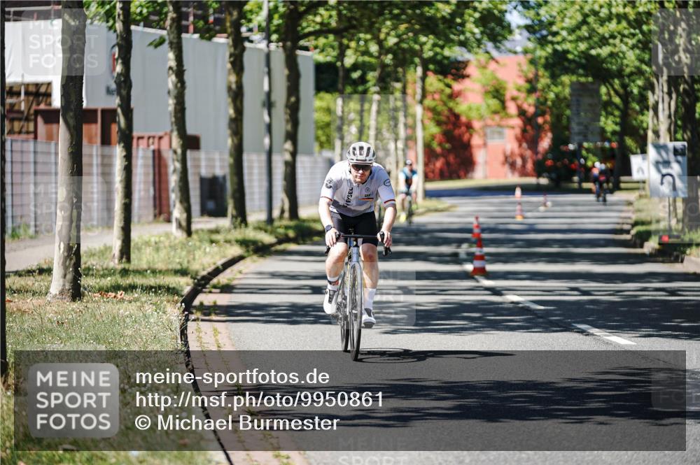 09.08.2026 - GEWOBA Citytriathlon Bremen Michael Burmester http://msf.ph/oto/9950861 09.08.2026 13:20:42 Radfahren 672, 957, 1007, 1125 meine-sportfotos.de