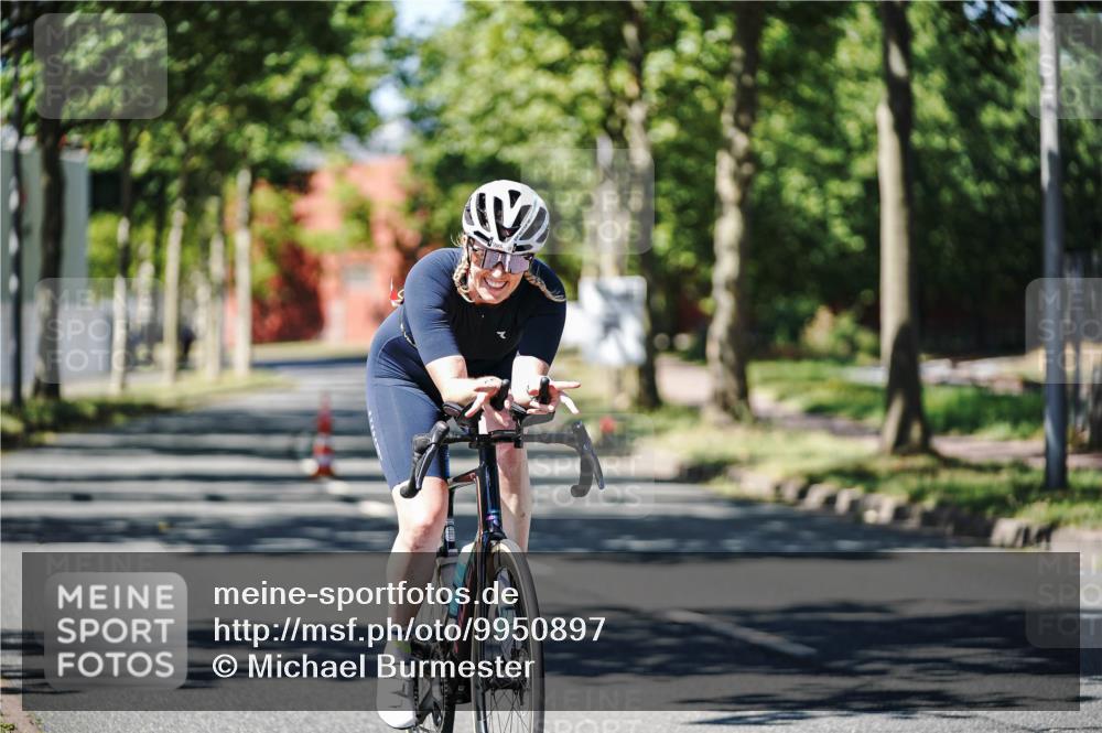 09.08.2026 - GEWOBA Citytriathlon Bremen Michael Burmester http://msf.ph/oto/9950897 09.08.2026 13:22:20 Radfahren 985 meine-sportfotos.de