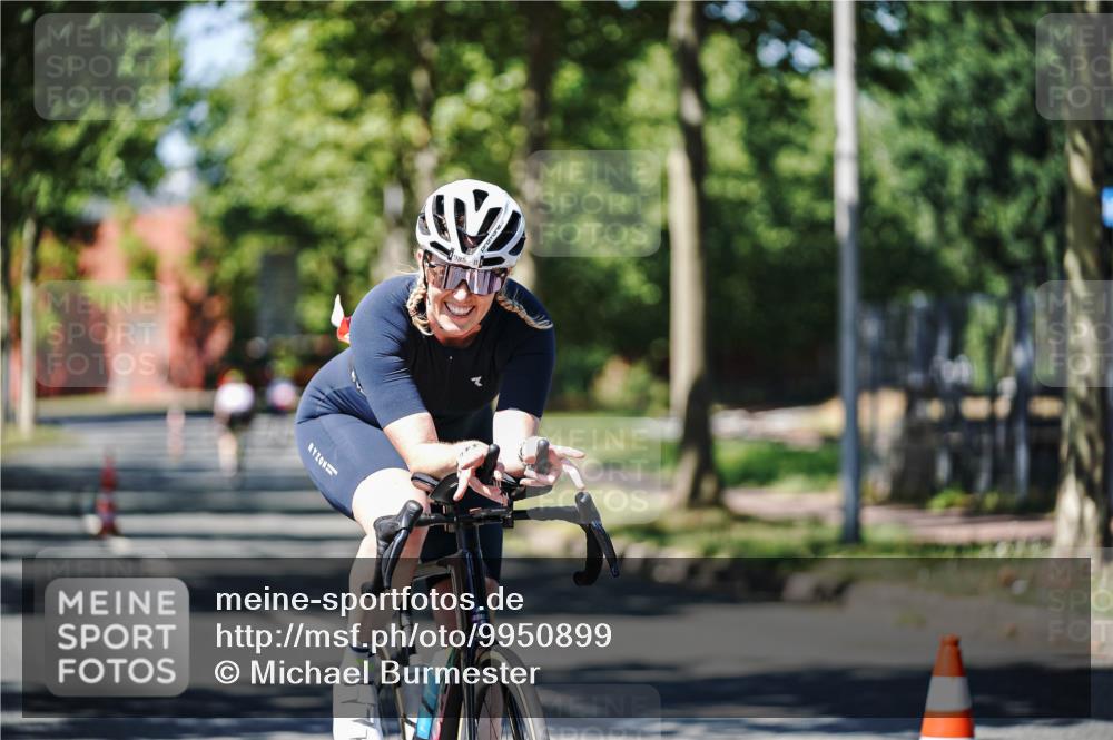 09.08.2026 - GEWOBA Citytriathlon Bremen Michael Burmester http://msf.ph/oto/9950899 09.08.2026 13:22:20 Radfahren 985 meine-sportfotos.de