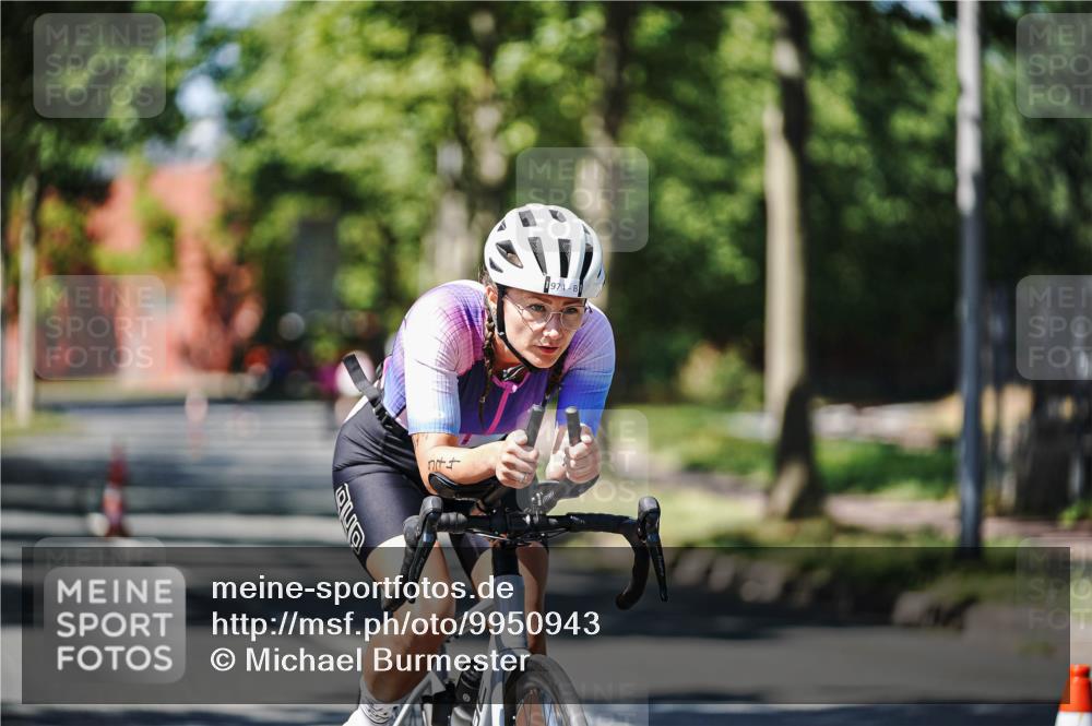 09.08.2026 - GEWOBA Citytriathlon Bremen Michael Burmester http://msf.ph/oto/9950943 09.08.2026 13:24:03 Radfahren 881, 891, 898, 945, 974 meine-sportfotos.de