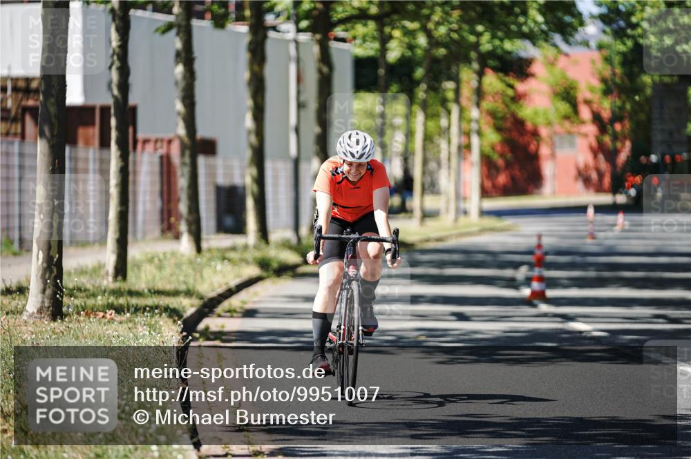 09.08.2026 - GEWOBA Citytriathlon Bremen Michael Burmester http://msf.ph/oto/9951007 09.08.2026 13:30:29 Radfahren 795, 905, 963 meine-sportfotos.de