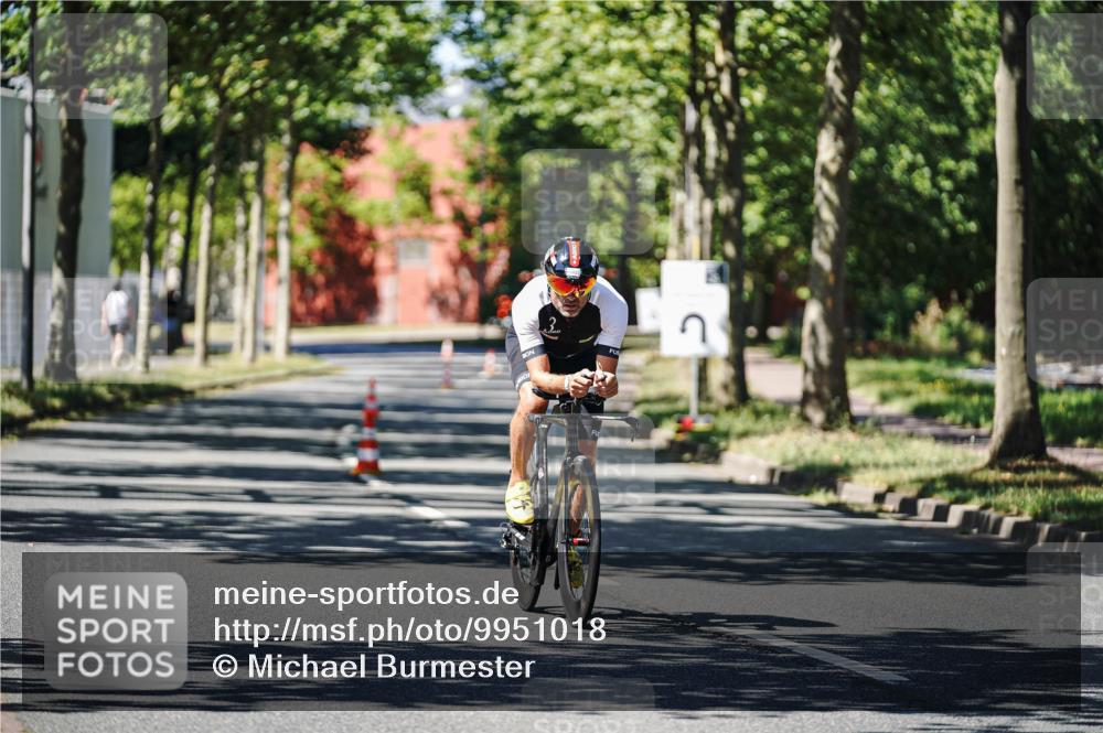 09.08.2026 - GEWOBA Citytriathlon Bremen Michael Burmester http://msf.ph/oto/9951018 09.08.2026 13:31:29 Radfahren 899, 1012 meine-sportfotos.de