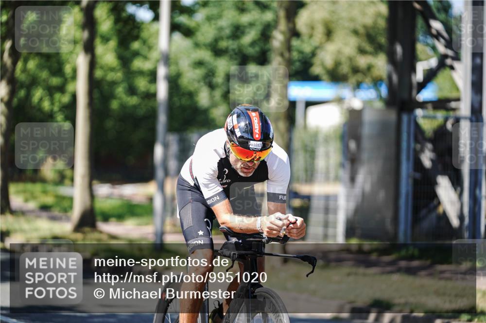 09.08.2026 - GEWOBA Citytriathlon Bremen Michael Burmester http://msf.ph/oto/9951020 09.08.2026 13:31:30 Radfahren 899, 1012 meine-sportfotos.de