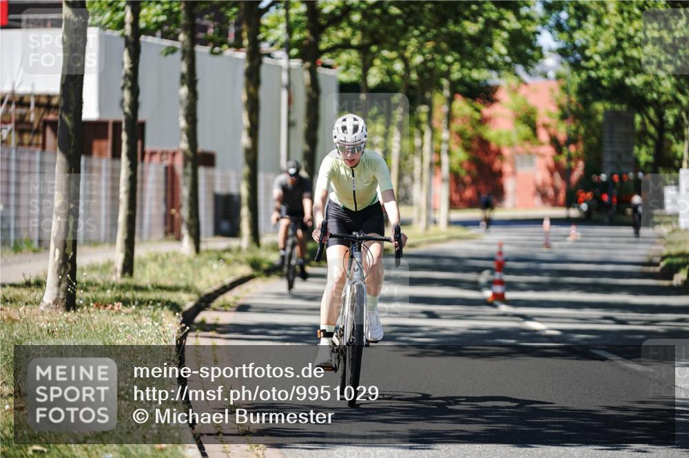 09.08.2026 - GEWOBA Citytriathlon Bremen Michael Burmester http://msf.ph/oto/9951029 09.08.2026 13:32:13 Radfahren 993, 1103, 1141 meine-sportfotos.de