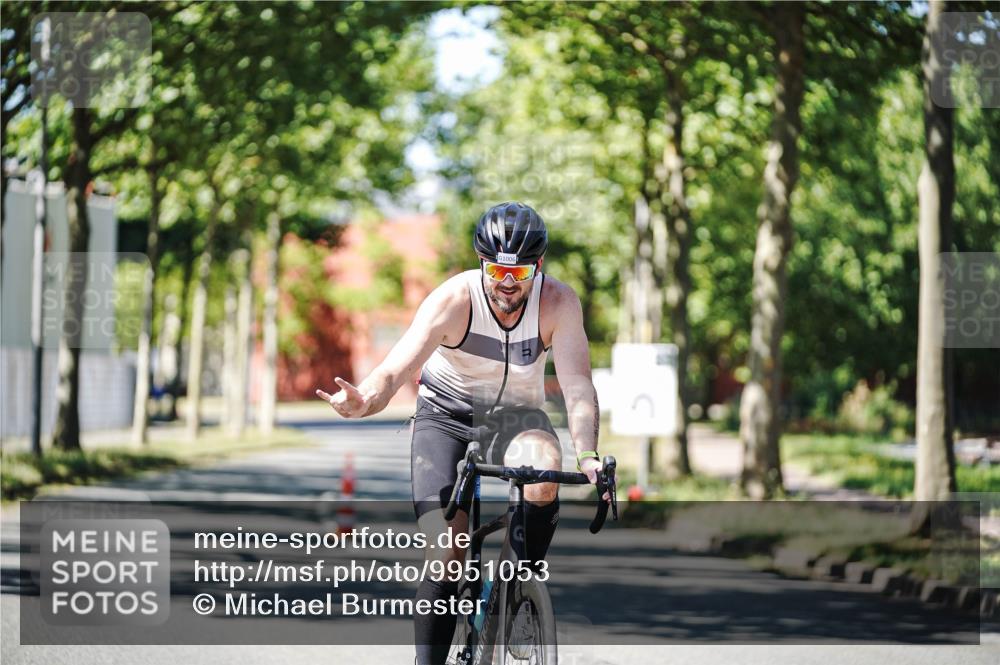 09.08.2026 - GEWOBA Citytriathlon Bremen Michael Burmester http://msf.ph/oto/9951053 09.08.2026 13:32:55 Radfahren 939, 990, 1006 meine-sportfotos.de