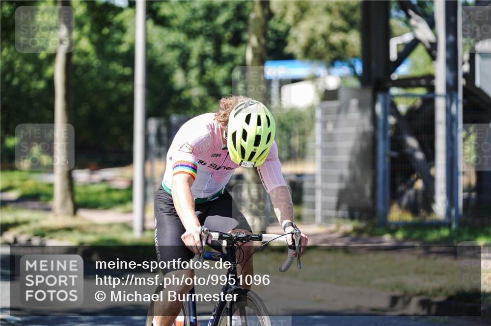 09.08.2026 - GEWOBA Citytriathlon Bremen Michael Burmester http://msf.ph/oto/9951096 09.08.2026 14:06:20 Radfahren 31 meine-sportfotos.de
