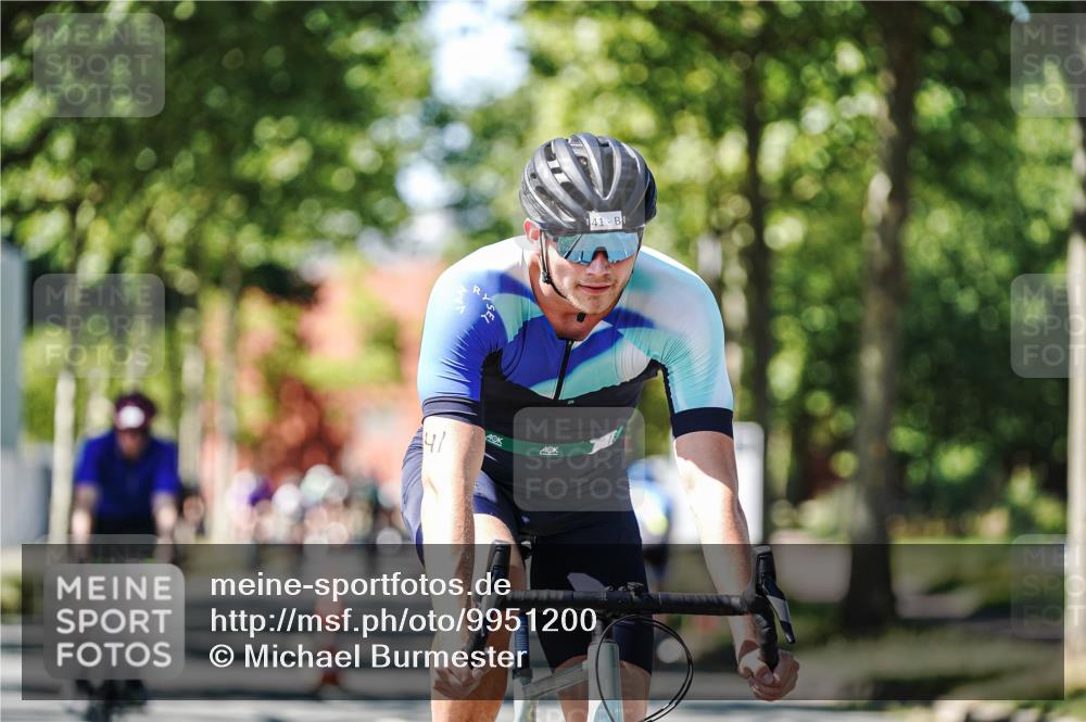 09.08.2026 - GEWOBA Citytriathlon Bremen Michael Burmester http://msf.ph/oto/9951200 09.08.2026 14:11:08 Radfahren 33, 41, 50, 67, 68, 109, 113, 139, 144, 331 meine-sportfotos.de
