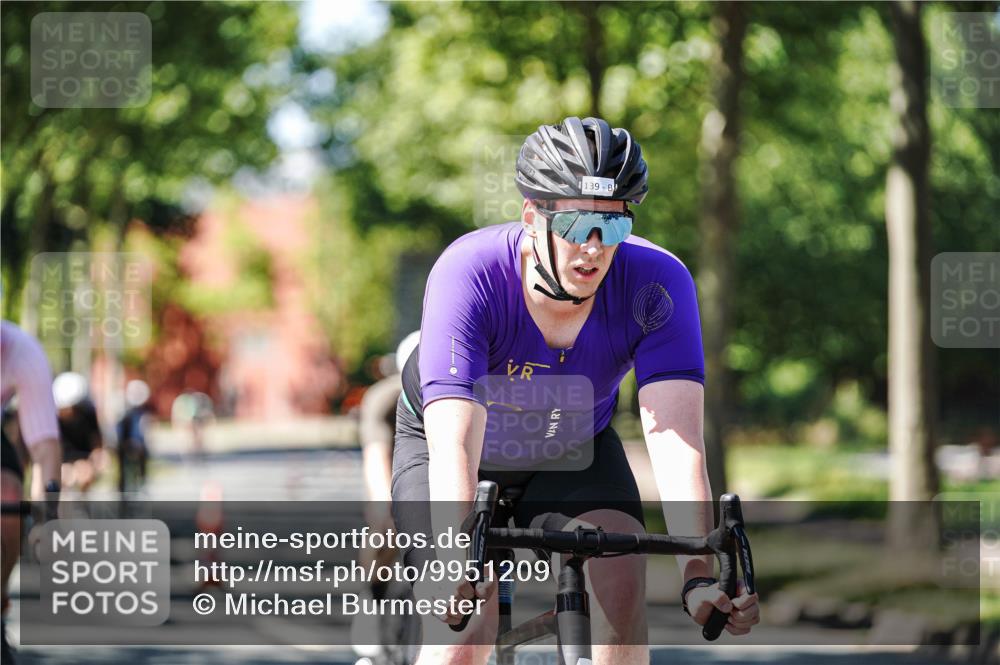 09.08.2026 - GEWOBA Citytriathlon Bremen Michael Burmester http://msf.ph/oto/9951209 09.08.2026 14:11:16 Radfahren 11, 13, 26, 33, 41, 68, 79, 84, 85, 109, 113, 117, 129, 139, 143, 144, 150 meine-sportfotos.de