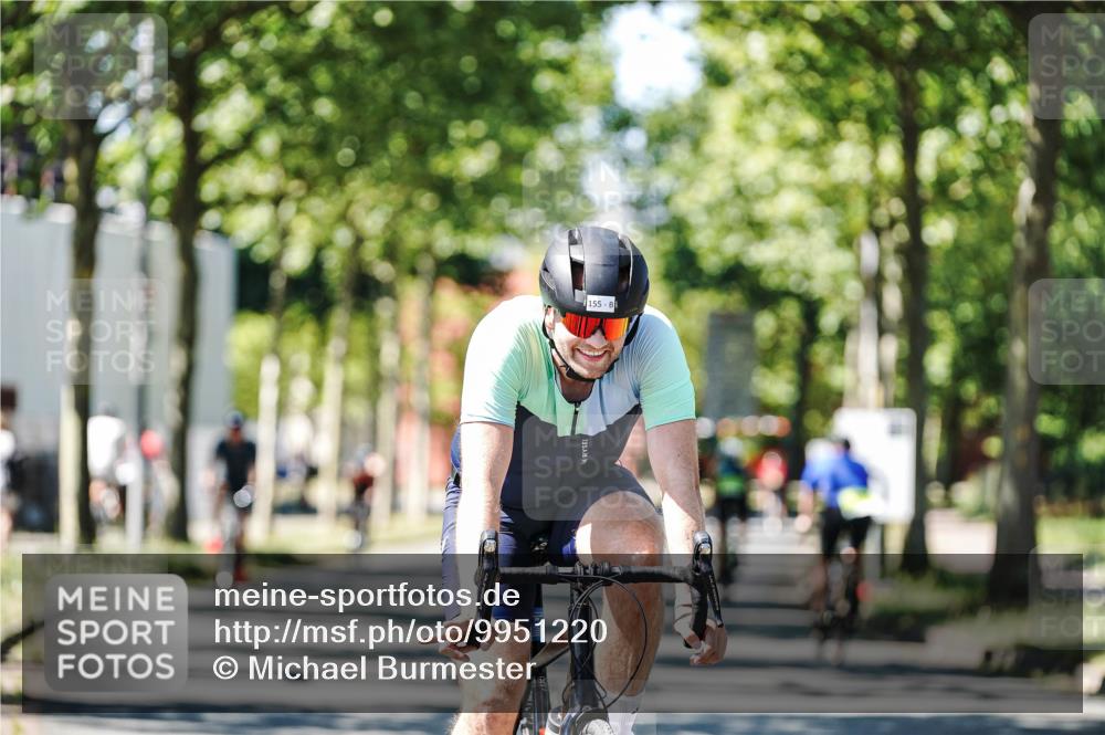 09.08.2026 - GEWOBA Citytriathlon Bremen Michael Burmester http://msf.ph/oto/9951220 09.08.2026 14:11:25 Radfahren 11, 13, 26, 68, 76, 79, 84, 85, 92, 109, 117, 128, 129, 139, 143, 144, 150, 155 meine-sportfotos.de
