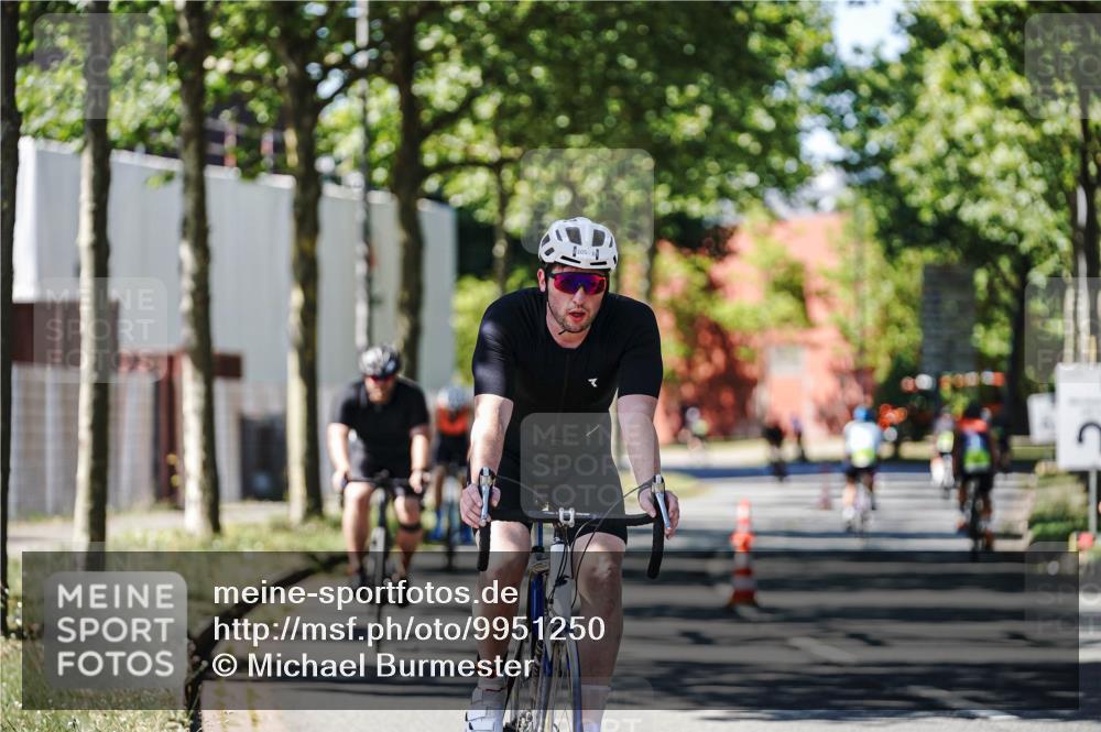 09.08.2026 - GEWOBA Citytriathlon Bremen Michael Burmester http://msf.ph/oto/9951250 09.08.2026 14:12:20 Radfahren 5, 27, 60, 91, 99, 105, 135, 169, 270 meine-sportfotos.de