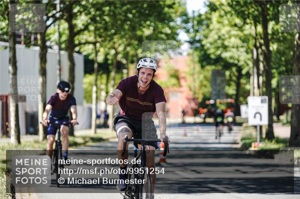 09.08.2026 - GEWOBA Citytriathlon Bremen Michael Burmester http://msf.ph/oto/9951254 09.08.2026 14:12:25 Radfahren 5, 27, 45, 91, 99, 105, 135, 169, 270 meine-sportfotos.de