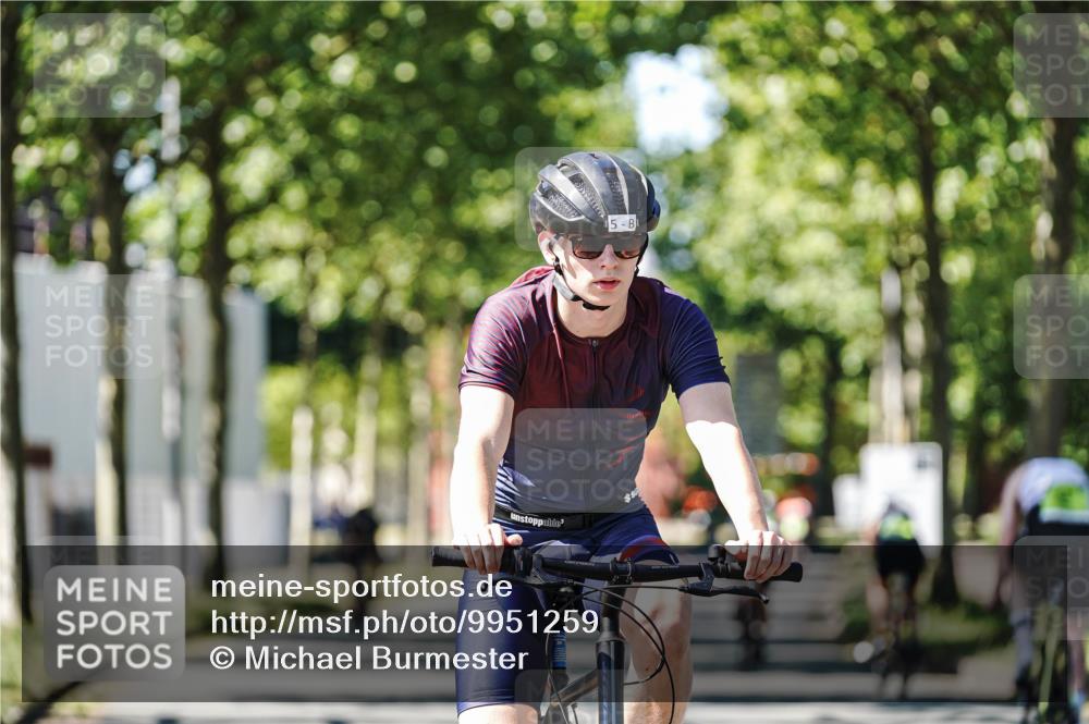 09.08.2026 - GEWOBA Citytriathlon Bremen Michael Burmester http://msf.ph/oto/9951259 09.08.2026 14:12:27 Radfahren 5, 27, 45, 91, 99, 105, 135, 169, 270 meine-sportfotos.de