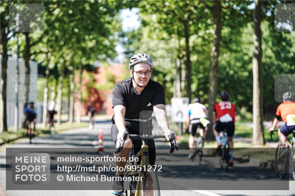 09.08.2026 - GEWOBA Citytriathlon Bremen Michael Burmester http://msf.ph/oto/9951272 09.08.2026 14:12:51 Radfahren 21, 22, 24, 83, 134, 148, 159, 294 meine-sportfotos.de