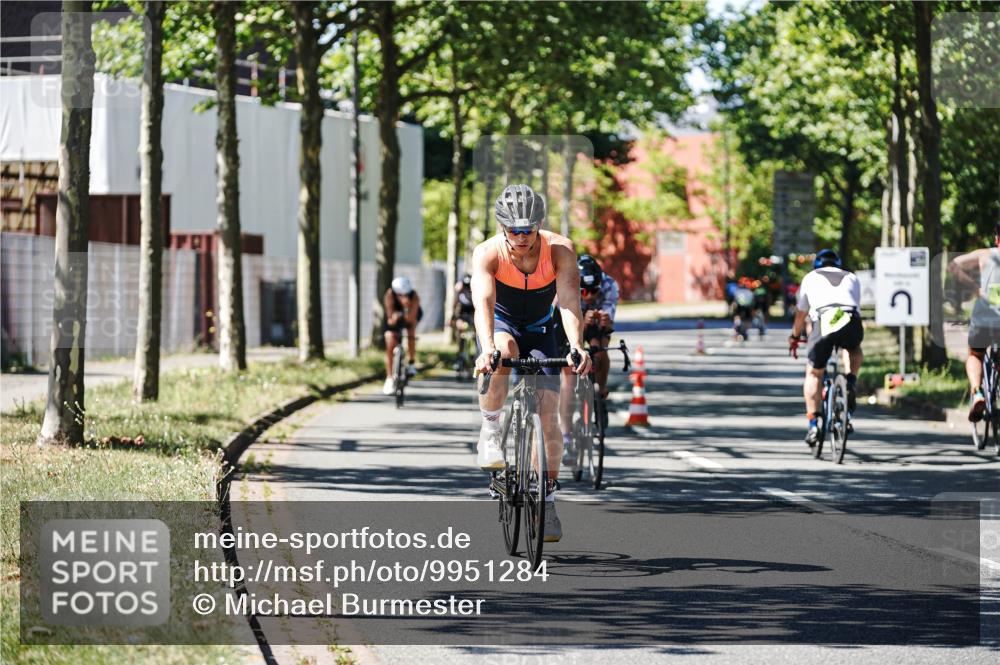 09.08.2026 - GEWOBA Citytriathlon Bremen Michael Burmester http://msf.ph/oto/9951284 09.08.2026 14:13:06 Radfahren 2, 21, 24, 38, 54, 82, 83, 279, 304 meine-sportfotos.de