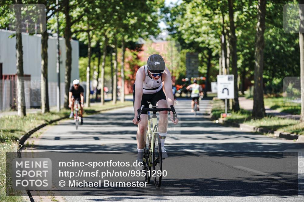 09.08.2026 - GEWOBA Citytriathlon Bremen Michael Burmester http://msf.ph/oto/9951290 09.08.2026 14:13:10 Radfahren 2, 38, 54, 82, 83, 279, 304 meine-sportfotos.de
