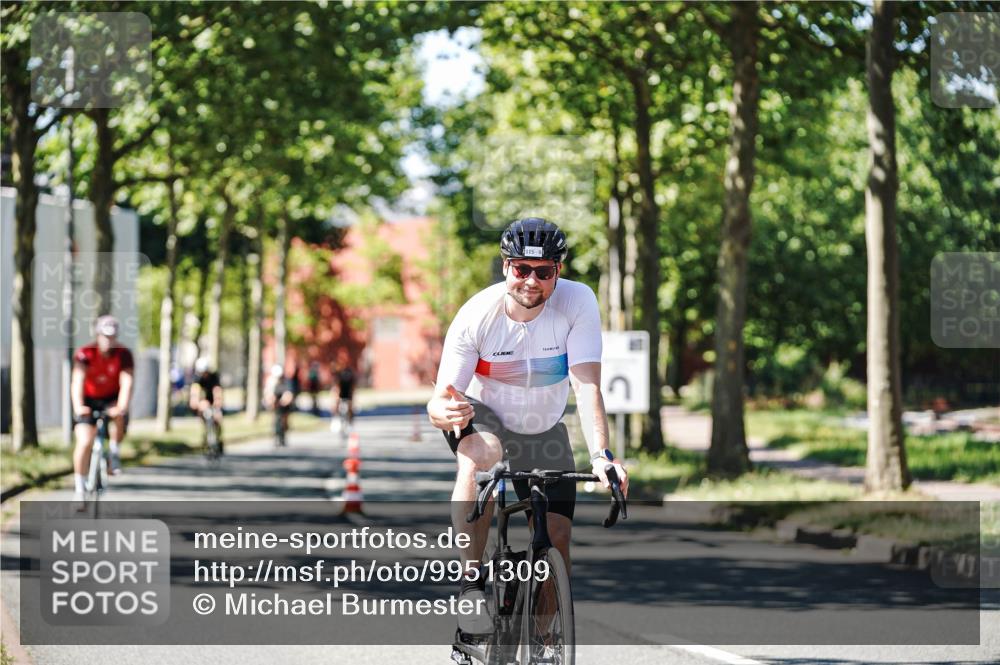 09.08.2026 - GEWOBA Citytriathlon Bremen Michael Burmester http://msf.ph/oto/9951309 09.08.2026 14:13:35 Radfahren 12, 17, 36, 52, 74, 86, 98, 115, 152, 158, 179, 180, 200, 254, 346, 353 meine-sportfotos.de