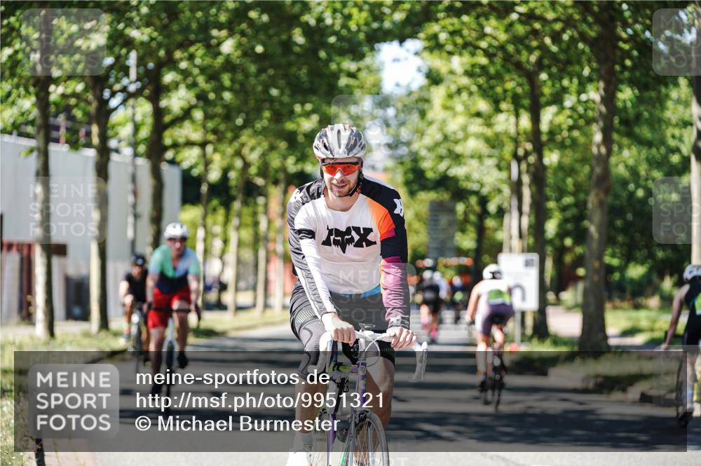 09.08.2026 - GEWOBA Citytriathlon Bremen Michael Burmester http://msf.ph/oto/9951321 09.08.2026 14:13:48 Radfahren 12, 17, 47, 95, 98, 115, 126, 130, 152, 179, 180, 346 meine-sportfotos.de
