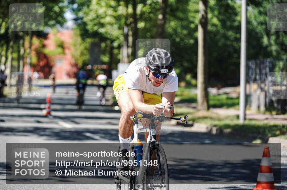 09.08.2026 - GEWOBA Citytriathlon Bremen Michael Burmester http://msf.ph/oto/9951348 09.08.2026 14:14:27 Radfahren 9, 19, 28, 53, 90, 265, 278, 295 meine-sportfotos.de