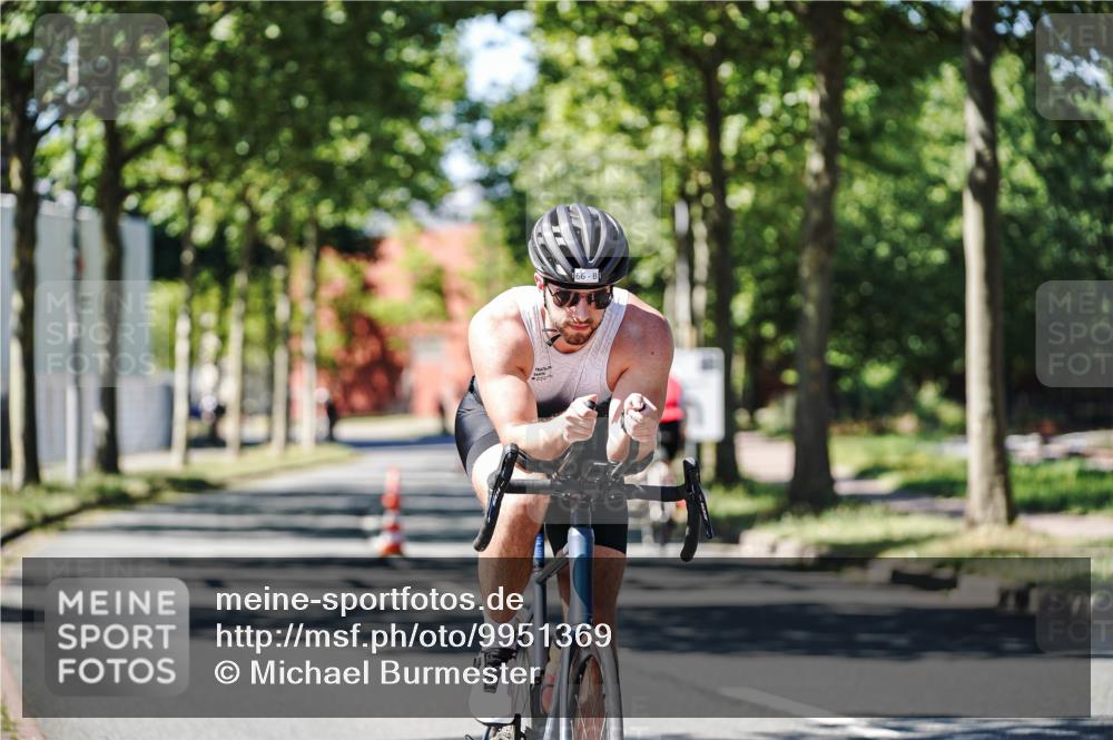 09.08.2026 - GEWOBA Citytriathlon Bremen Michael Burmester http://msf.ph/oto/9951369 09.08.2026 14:15:12 Radfahren 66, 374 meine-sportfotos.de