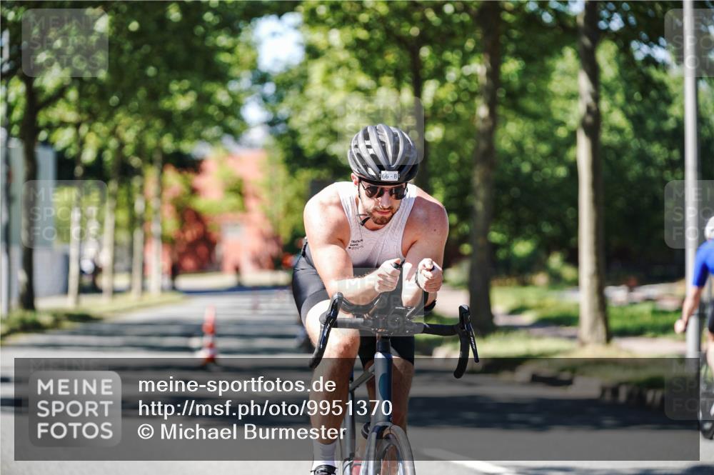 09.08.2026 - GEWOBA Citytriathlon Bremen Michael Burmester http://msf.ph/oto/9951370 09.08.2026 14:15:12 Radfahren 66, 374 meine-sportfotos.de