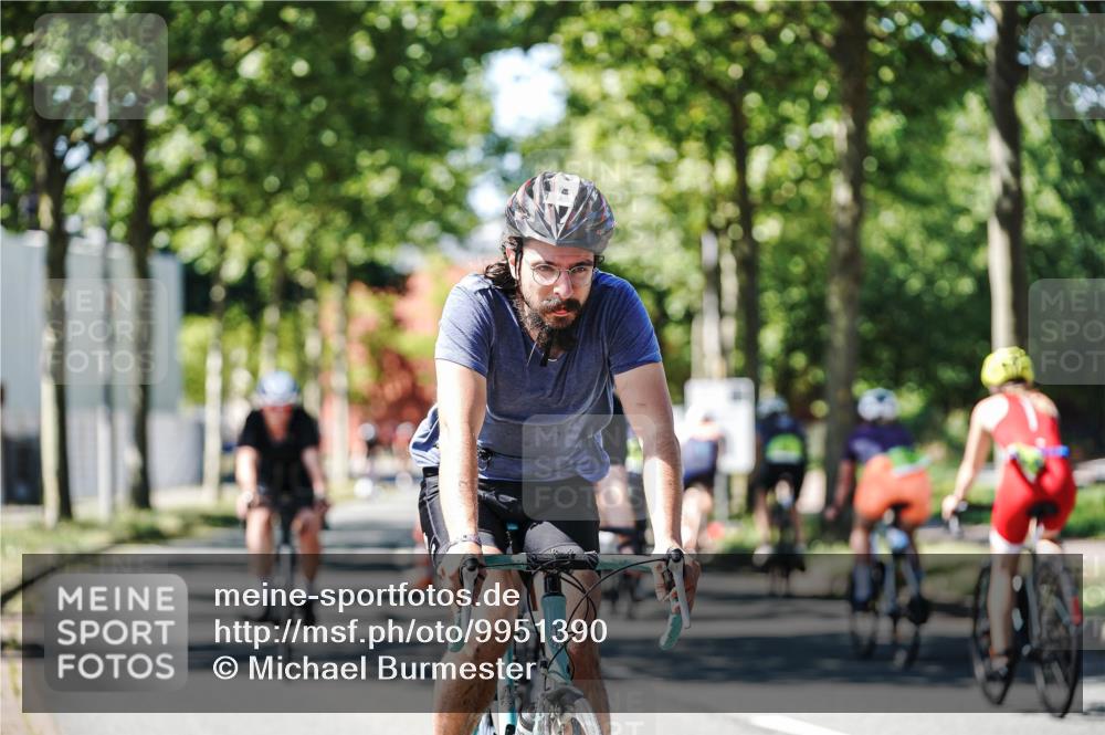 09.08.2026 - GEWOBA Citytriathlon Bremen Michael Burmester http://msf.ph/oto/9951390 09.08.2026 14:15:40 Radfahren 7, 122, 218, 257, 260, 263, 285, 302, 349, 354, 433 meine-sportfotos.de