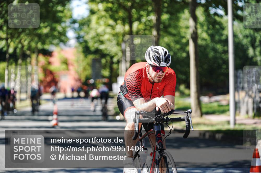 09.08.2026 - GEWOBA Citytriathlon Bremen Michael Burmester http://msf.ph/oto/9951406 09.08.2026 14:15:53 Radfahren 14, 37, 43, 89, 133, 163, 172, 182, 218, 232, 263, 291, 308 meine-sportfotos.de