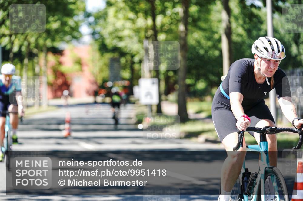 09.08.2026 - GEWOBA Citytriathlon Bremen Michael Burmester http://msf.ph/oto/9951418 09.08.2026 14:16:01 Radfahren 14, 37, 43, 89, 133, 163, 172, 182, 232, 291, 308, 329 meine-sportfotos.de