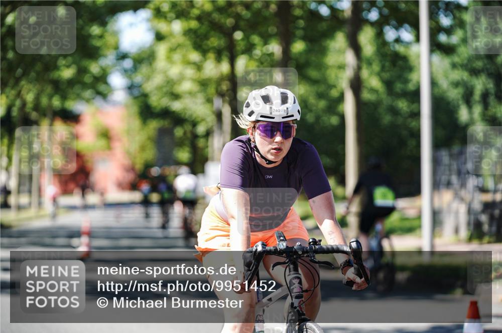 09.08.2026 - GEWOBA Citytriathlon Bremen Michael Burmester http://msf.ph/oto/9951452 09.08.2026 14:16:29 Radfahren 20, 58, 132, 203, 217, 220, 240, 271, 284, 325, 345, 351, 360 meine-sportfotos.de