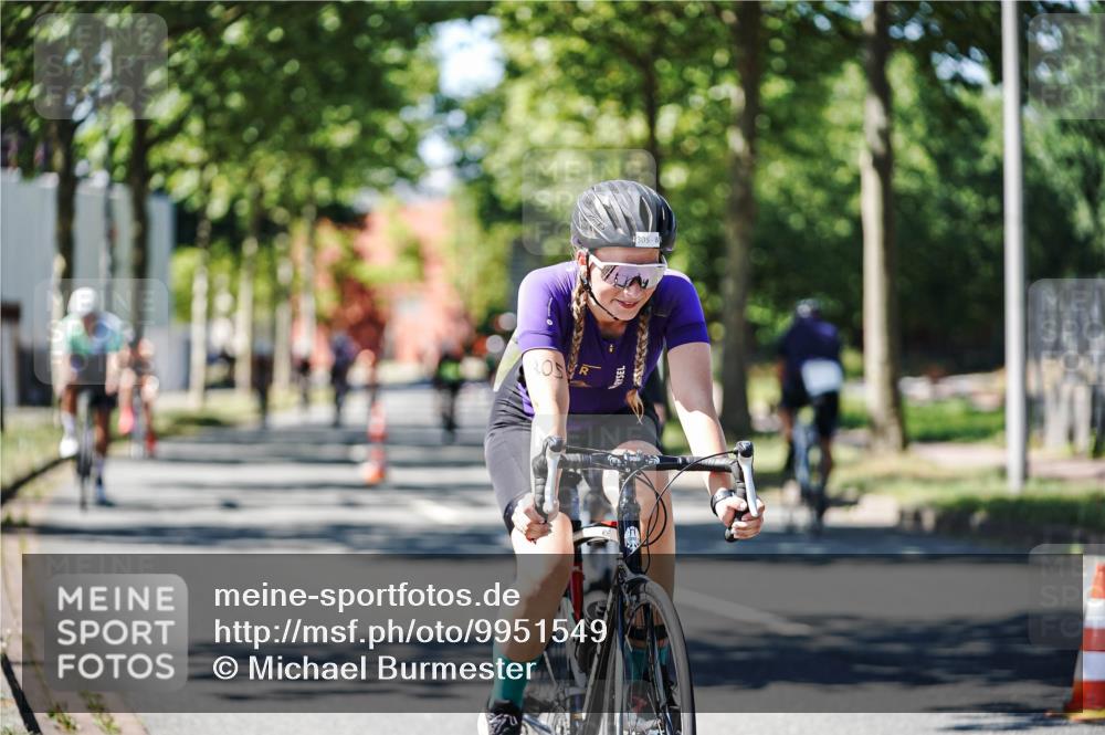 09.08.2026 - GEWOBA Citytriathlon Bremen Michael Burmester http://msf.ph/oto/9951549 09.08.2026 14:17:51 Radfahren 65, 190, 205, 229, 235, 256, 269, 290, 292, 293, 305, 316, 320, 336, 362, 364, 378, 429, 457, 470, 485 meine-sportfotos.de
