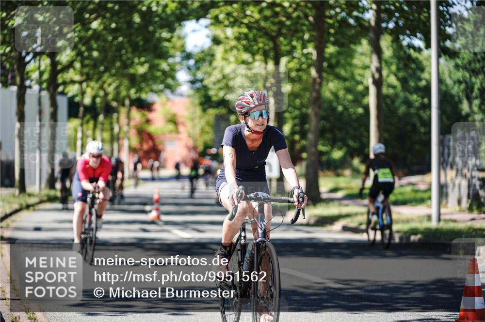 09.08.2026 - GEWOBA Citytriathlon Bremen Michael Burmester http://msf.ph/oto/9951562 09.08.2026 14:18:06 Radfahren 61, 65, 87, 190, 242, 292, 300, 305, 312, 343, 362, 364, 371, 404, 466 meine-sportfotos.de