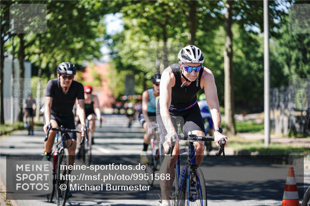 09.08.2026 - GEWOBA Citytriathlon Bremen Michael Burmester http://msf.ph/oto/9951568 09.08.2026 14:18:10 Radfahren 61, 87, 242, 288, 300, 312, 343, 362, 364, 371, 404, 453, 462, 466, 527 meine-sportfotos.de