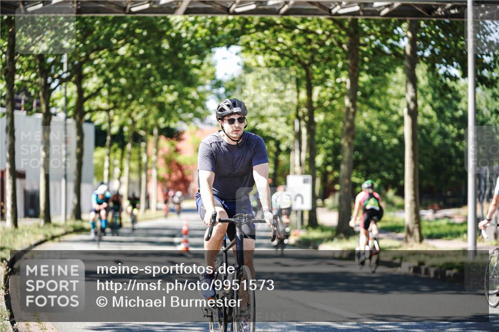 09.08.2026 - GEWOBA Citytriathlon Bremen Michael Burmester http://msf.ph/oto/9951573 09.08.2026 14:18:14 Radfahren 61, 87, 242, 288, 300, 312, 343, 363, 404, 453, 462, 466, 527 meine-sportfotos.de