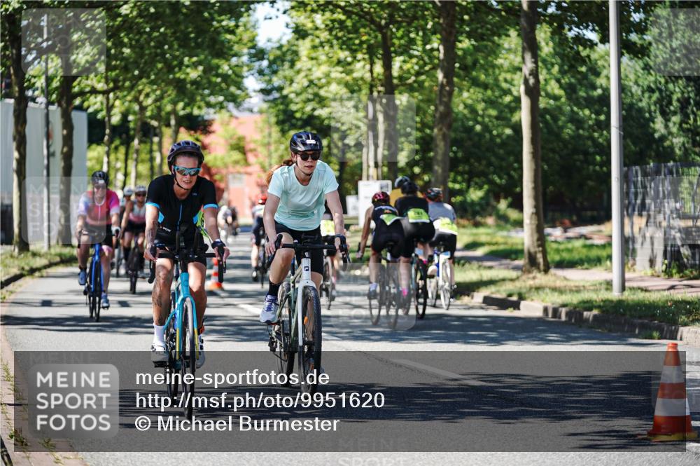 09.08.2026 - GEWOBA Citytriathlon Bremen Michael Burmester http://msf.ph/oto/9951620 09.08.2026 14:18:44 Radfahren 107, 173, 202, 210, 221, 227, 266, 277, 280, 289, 297, 314, 324, 344, 347, 352, 369, 385 meine-sportfotos.de
