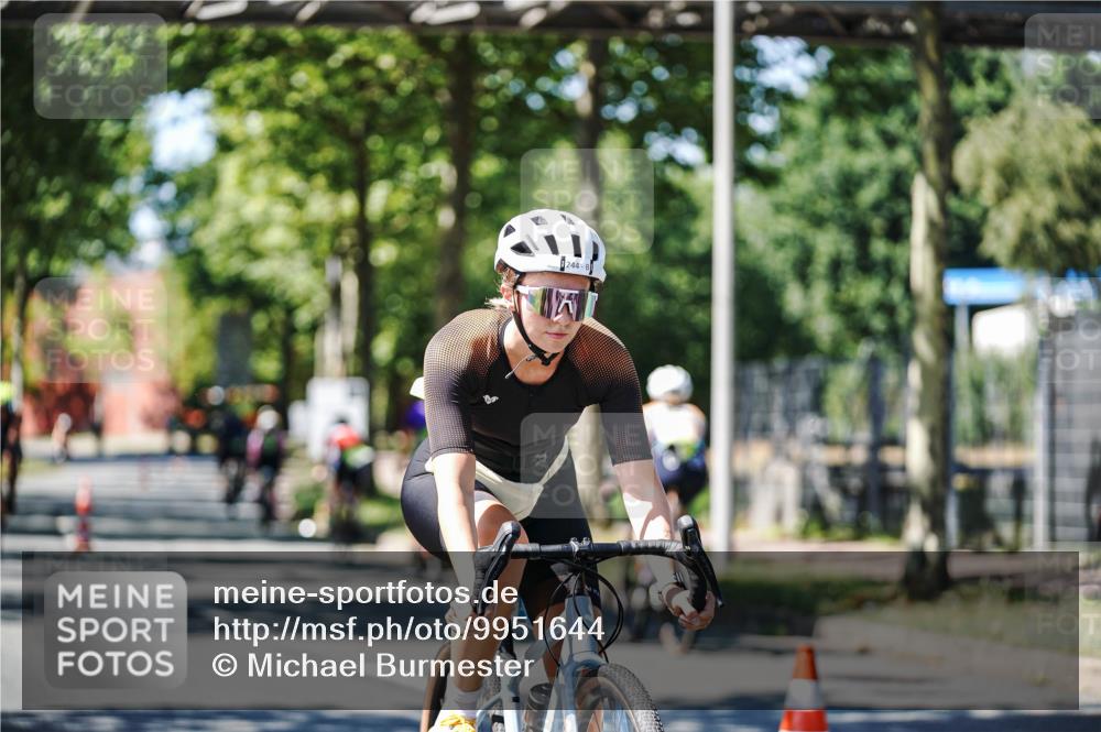 09.08.2026 - GEWOBA Citytriathlon Bremen Michael Burmester http://msf.ph/oto/9951644 09.08.2026 14:18:57 Radfahren 107, 210, 227, 238, 244, 266, 289, 297, 324, 341, 344, 370, 373, 403, 455 meine-sportfotos.de