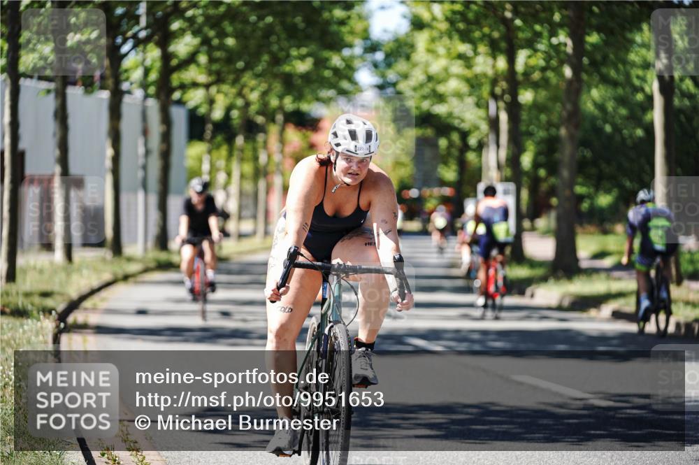 09.08.2026 - GEWOBA Citytriathlon Bremen Michael Burmester http://msf.ph/oto/9951653 09.08.2026 14:19:10 Radfahren 197, 204, 216, 223, 238, 253, 306, 341, 373 meine-sportfotos.de