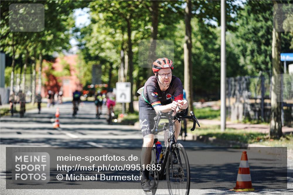 09.08.2026 - GEWOBA Citytriathlon Bremen Michael Burmester http://msf.ph/oto/9951685 09.08.2026 14:19:27 Radfahren 197, 204, 230, 261, 281, 319, 330, 335, 342, 434, 487, 521, 523 meine-sportfotos.de