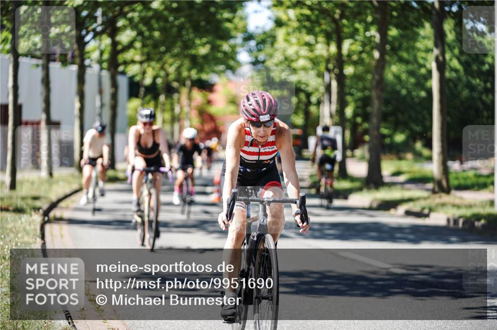 09.08.2026 - GEWOBA Citytriathlon Bremen Michael Burmester http://msf.ph/oto/9951690 09.08.2026 14:19:30 Radfahren 166, 230, 261, 281, 319, 330, 335, 342, 434, 487, 521, 523 meine-sportfotos.de