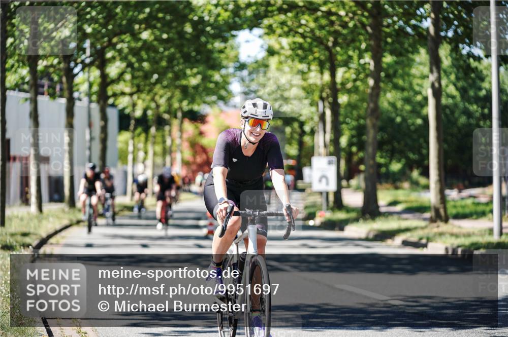 09.08.2026 - GEWOBA Citytriathlon Bremen Michael Burmester http://msf.ph/oto/9951697 09.08.2026 14:19:34 Radfahren 142, 166, 206, 230, 261, 273, 281, 319, 330, 342, 434, 454, 487, 521, 523 meine-sportfotos.de